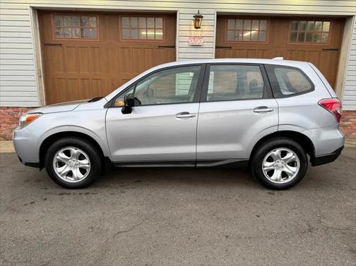 2016 Subaru Forester 2.5i