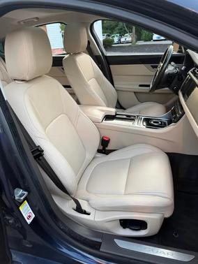 2016 Jaguar XF 35t Premium