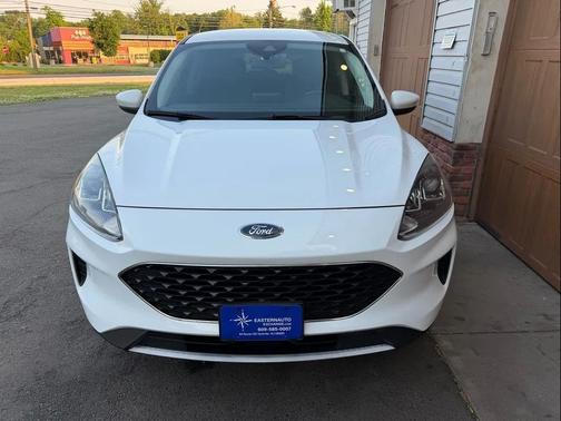 Oxford White 2021 Ford Escape SE