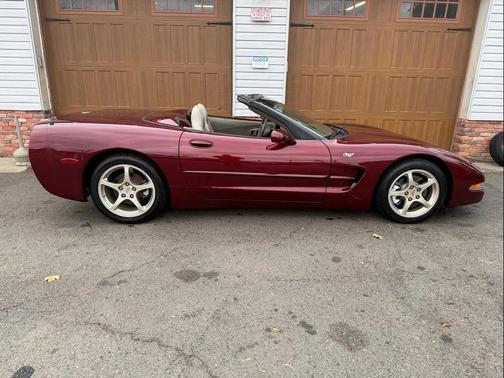 2003 Chevrolet Corvette Base