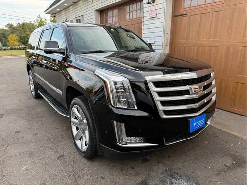 2018 Cadillac Escalade ESV Luxury