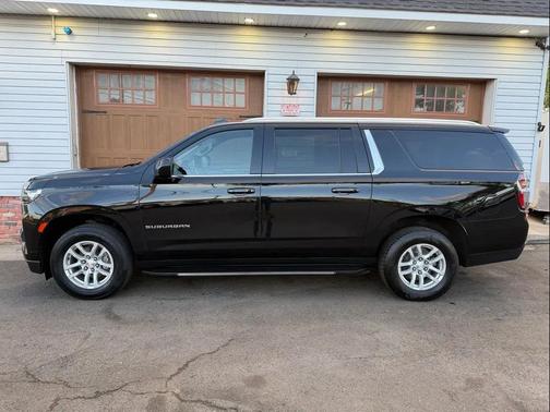 Black 2021 Chevrolet Suburban LT