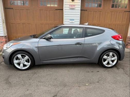 Triathlon Gray Metallic 2015 Hyundai Veloster Base