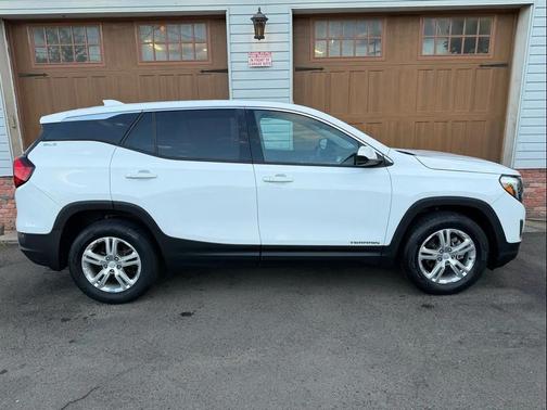 Summit White 2018 GMC Terrain SLE