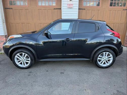 Sapphire Black 2012 Nissan Juke SV