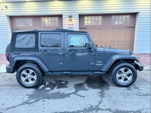 Rhino Clearcoat 2017 Jeep Wrangler Unlimited Sahara