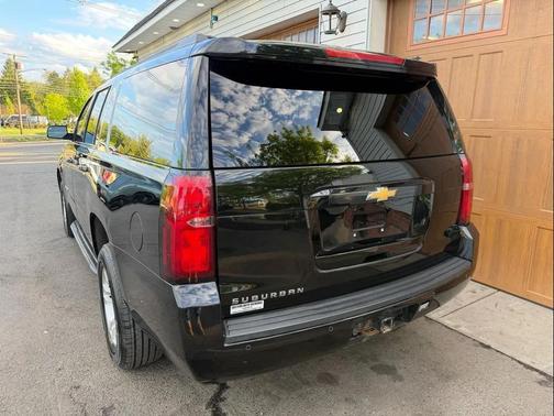 Black 2019 Chevrolet Suburban LT