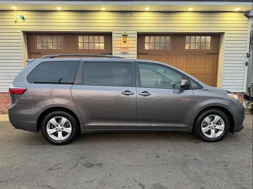 2015 Toyota Sienna LE