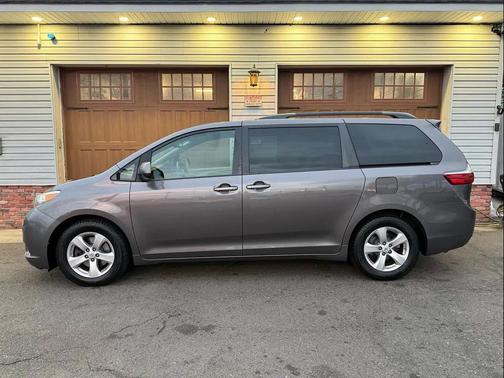 2015 Toyota Sienna LE