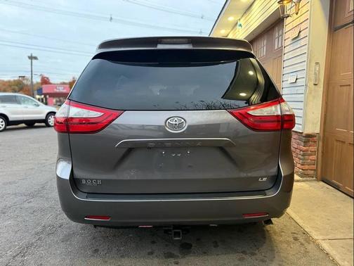 2015 Toyota Sienna LE