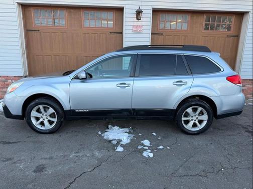 2014 Subaru Outback 2.5i Premium