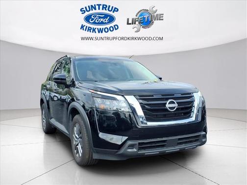 Black 2025 Nissan Pathfinder SV