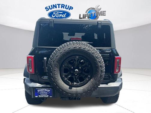 Black 2023 Ford Bronco Wildtrak