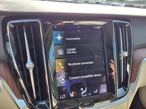 2021 Volvo S60 Recharge Plug-In Hybrid T8 R-Design Expression