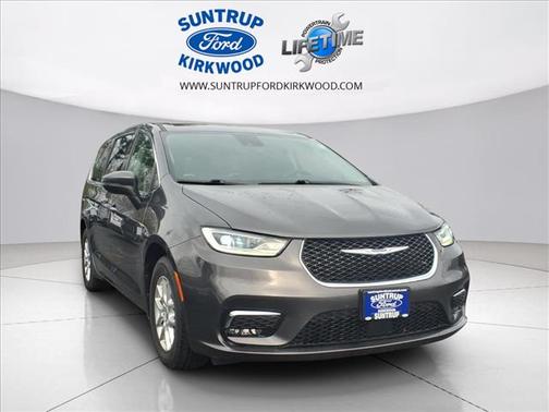 Granite Crystal Clearcoat Metallic 2023 Chrysler Pacifica Touring-L