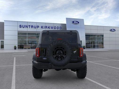 Black 2026 Ford Bronco Outer Banks