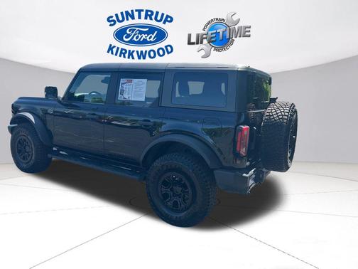 Shadow Black 2023 Ford Bronco Wildtrak