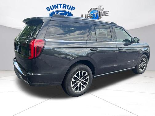 Dark Matter Gray Metallic 2025 Ford Expedition Platinum
