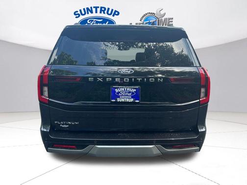 Dark Matter Gray Metallic 2025 Ford Expedition Platinum