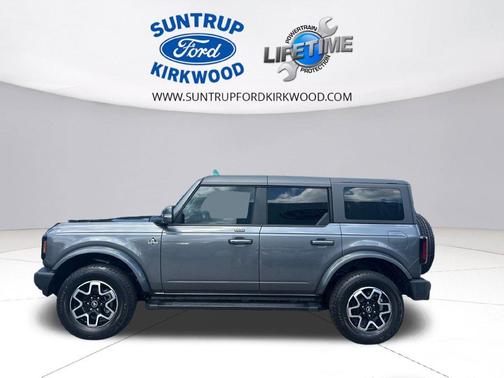 Carbonized Gray Metallic 2022 Ford Bronco Outer Banks