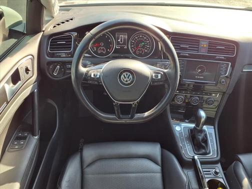 2017 Volkswagen Golf TSI SE 4-Door
