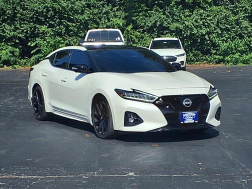 2023 Nissan Maxima SR