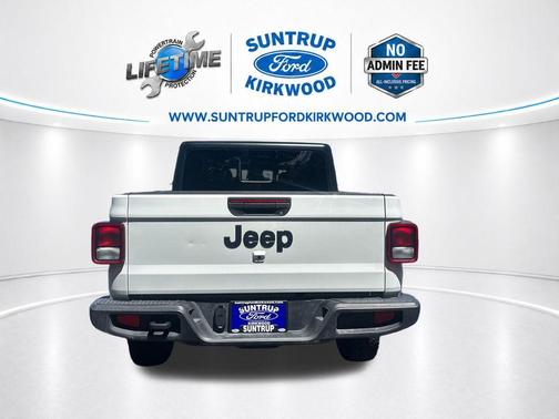 Bright White Clearcoat 2025 Jeep Gladiator Sport