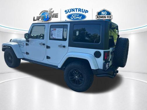 Bright White Clearcoat 2017 Jeep Wrangler Unlimited Sahara