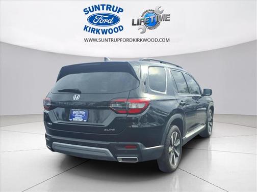 Crystal Black Pearl 2023 Honda Pilot Elite