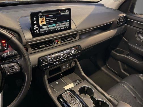 Crystal Black Pearl 2023 Honda Pilot Elite