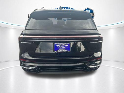 Infinite Black Metallic 2025 Lincoln Nautilus Reserve