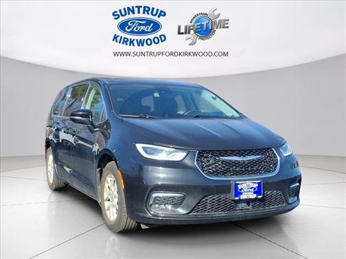 2023 Chrysler Pacifica Touring-L