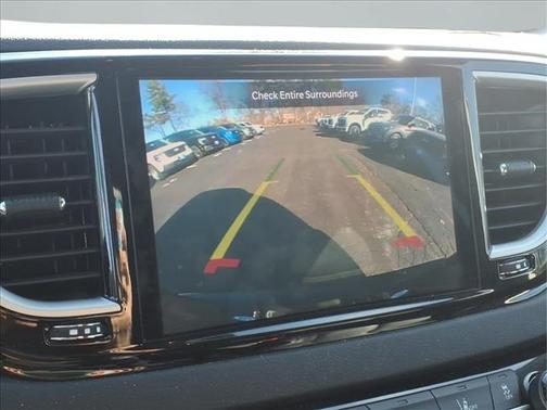 2023 Chrysler Pacifica Touring-L