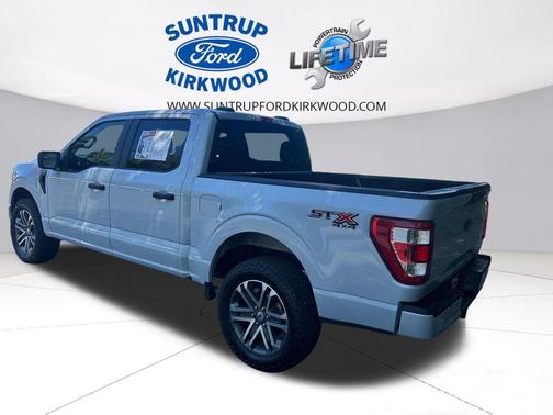 Space White Metallic 2022 Ford F-150 XL