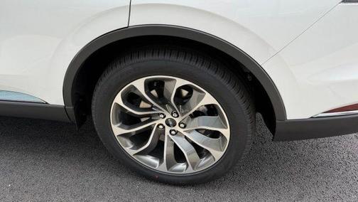 Pristine White 2026 Lincoln Aviator Premiere