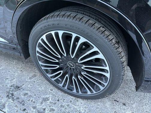 Infinite Black Metallic 2026 Lincoln Aviator Black Label AWD