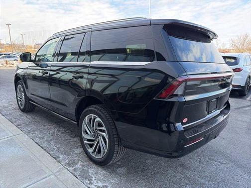 Infinite Black Metallic 2026 Lincoln Navigator Reserve