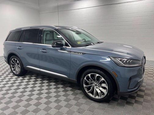 Blue Metallic 2026 Lincoln Aviator Premiere