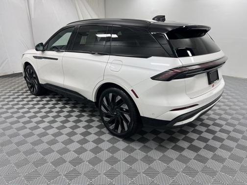 2024 Lincoln Nautilus Reserve