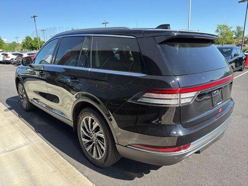 Infinite Black Metallic 2026 Lincoln Aviator Premiere