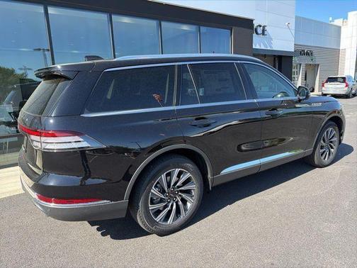 Infinite Black Metallic 2026 Lincoln Aviator Premiere
