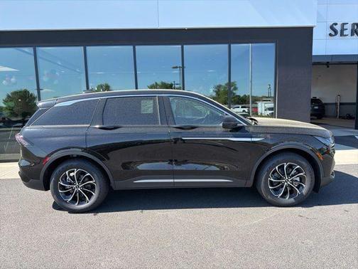 Black Metallic 2026 Lincoln Nautilus Premiere