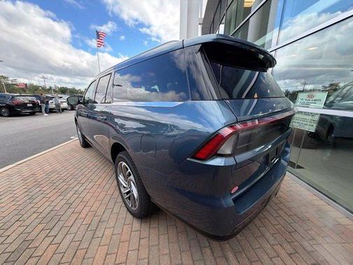 Nocturnal Blue Metallic 2027 Lincoln Navigator Reserve