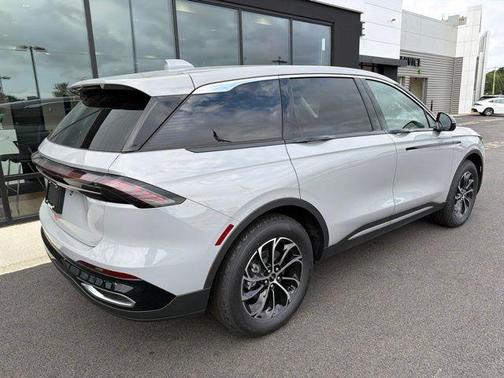Metallic 2026 Lincoln Nautilus Premiere