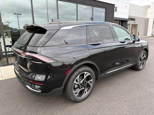 Infinite Black Metallic 2026 Lincoln Nautilus Premiere