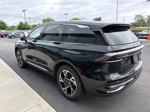 Infinite Black Metallic 2026 Lincoln Nautilus Premiere