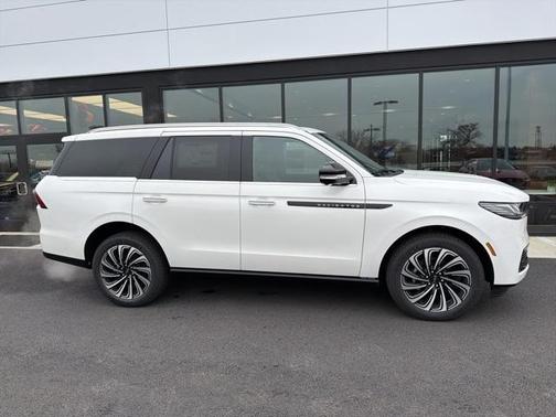 2025 Lincoln Navigator Black Label