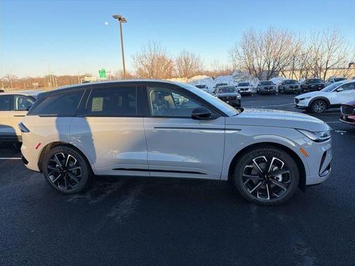 Metallic 2026 Lincoln Nautilus Reserve