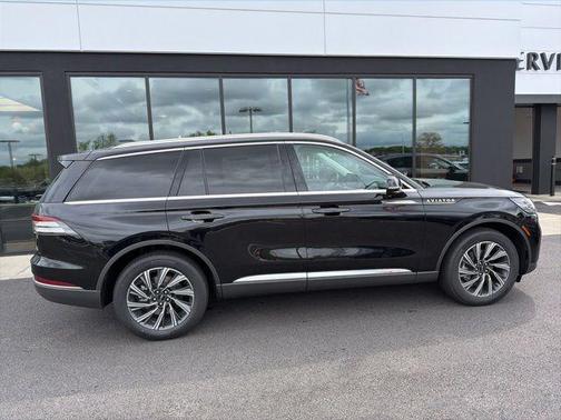 Infinite Black Metallic 2026 Lincoln Aviator Premiere