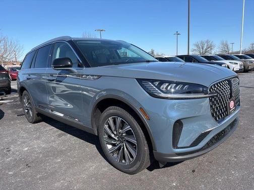 Whisper White 2026 Lincoln Aviator Premiere